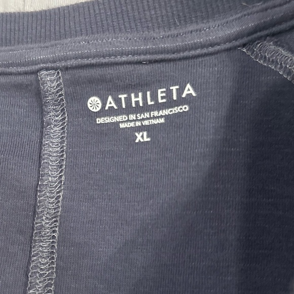 Athleta Women Sundown Dip
Dye Sweatshirt Medieval Violet - Picture 5 of 6